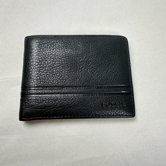 Fossil Black Leather Men's Wallet - Picture 1 of 9
